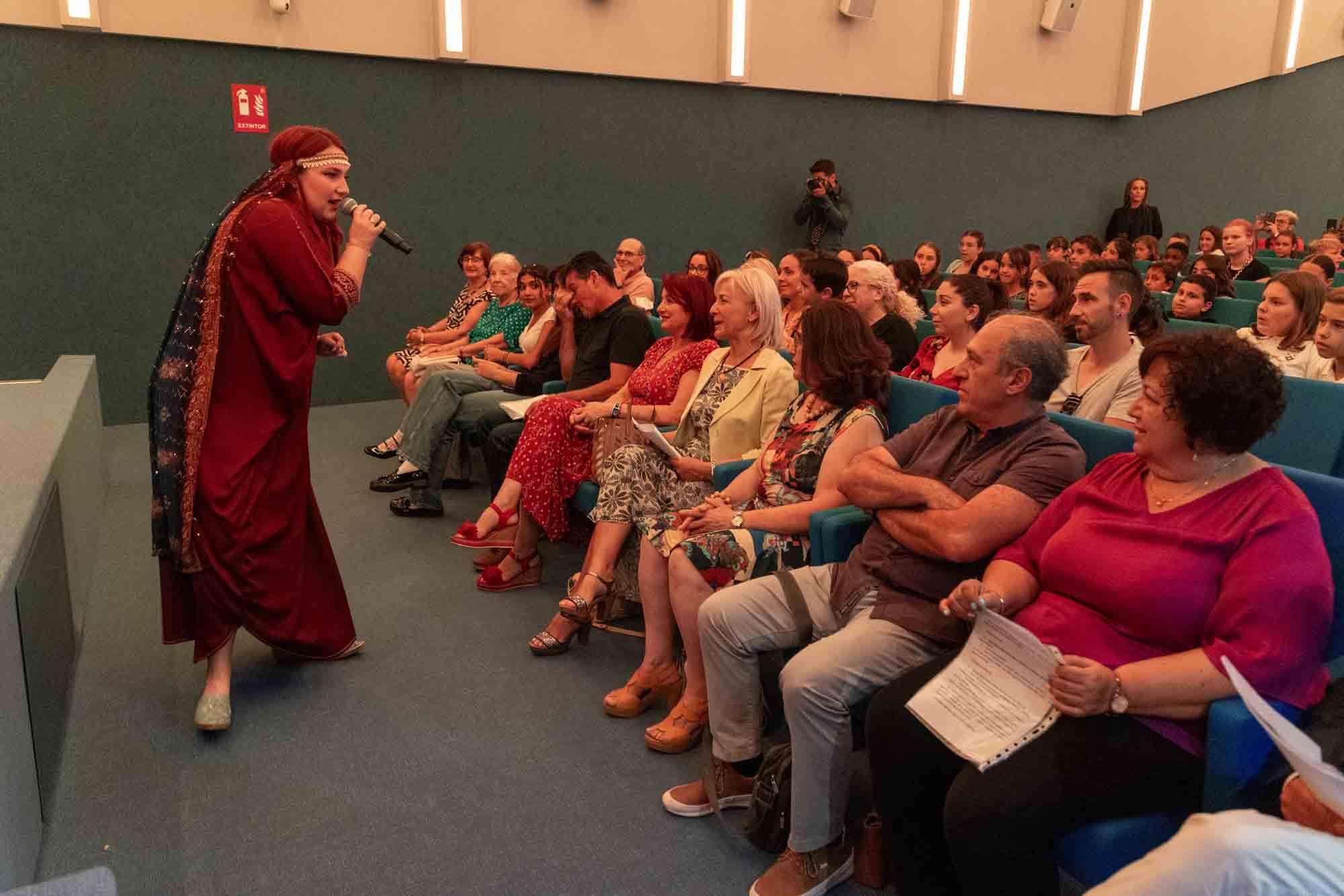Entrega de premios del concurso infantil de relatos cortos "Cuéntame un cuento para comer" en el Club INFORMACIÓN organizado por COES