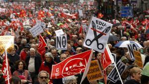 Manifestación contra la reforma laboral y los recortes, en Madrid.