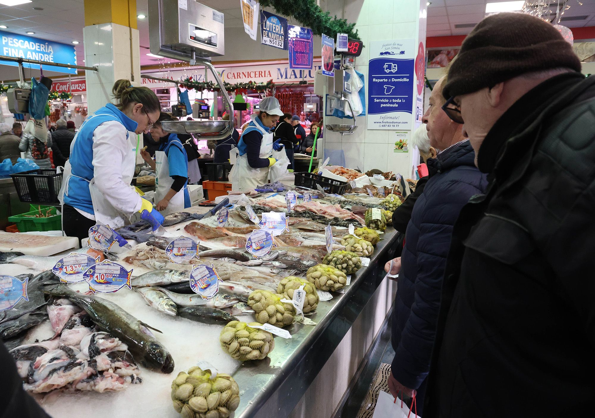 Los vigueses se lanzan a congelar mariscos y pescados para abaratar la factura navideña