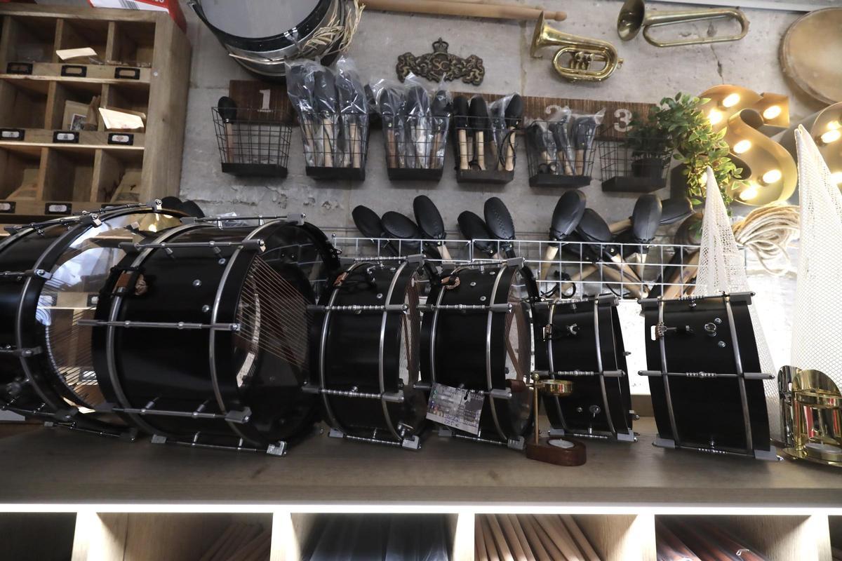 Instrumentos de la tienda cofrade San Cayetano 3.