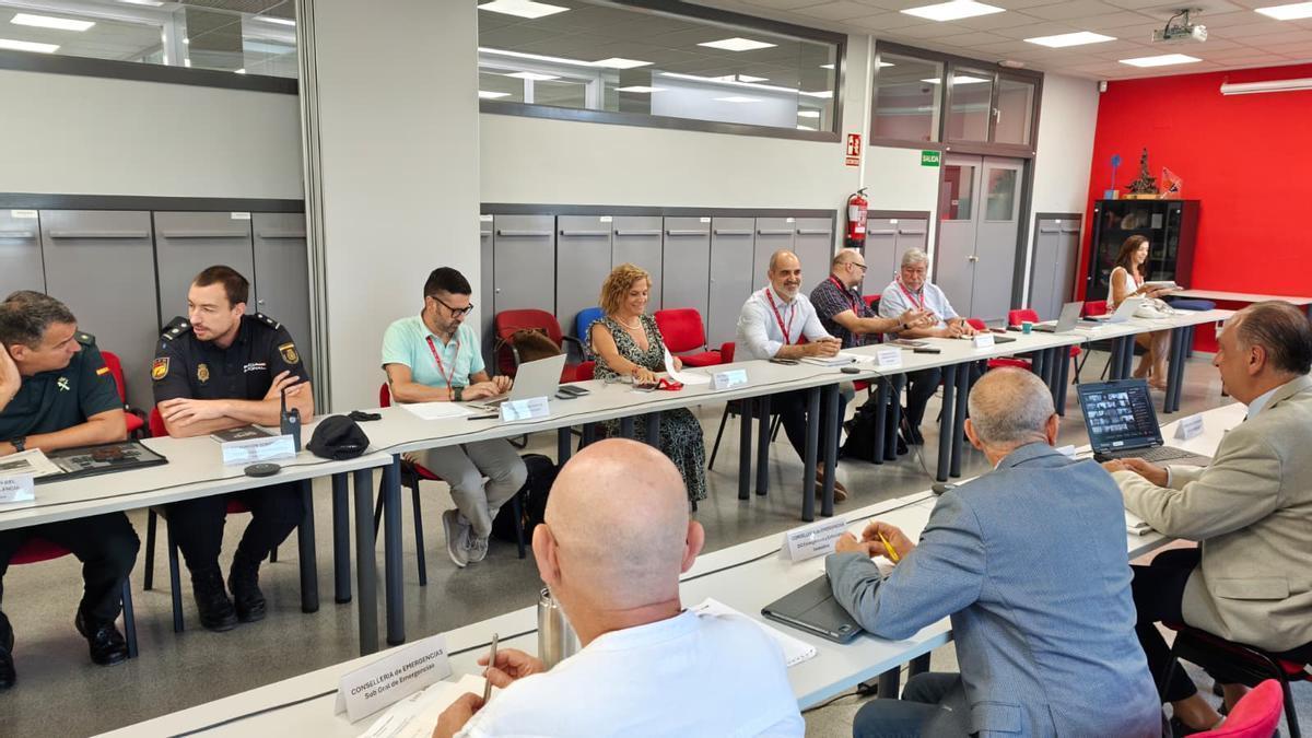 La delegada del Gobierno, Pilar Bernabé, en la reunión conjunta celebrada hoy con responsables de la Conselleria de Emergencias que dirige el dispositivo del día del eclipse.