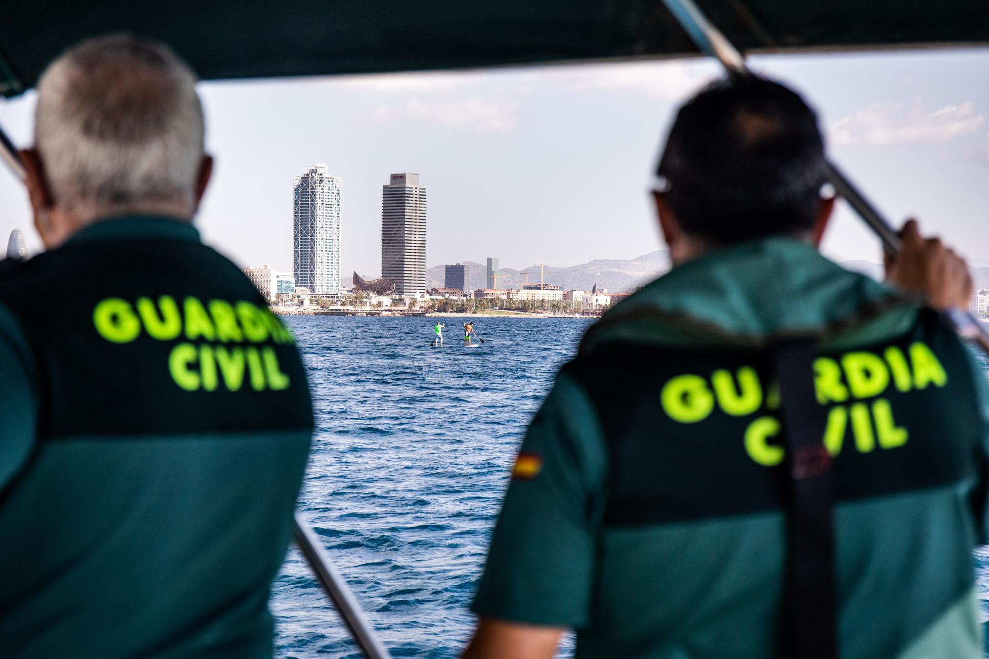 Guardia Civil vigila pesca en Barcelona
