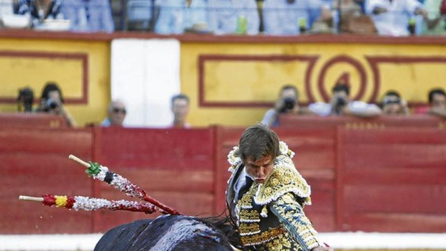 El Juli, a hombros ante una desigual corrida en Badajoz