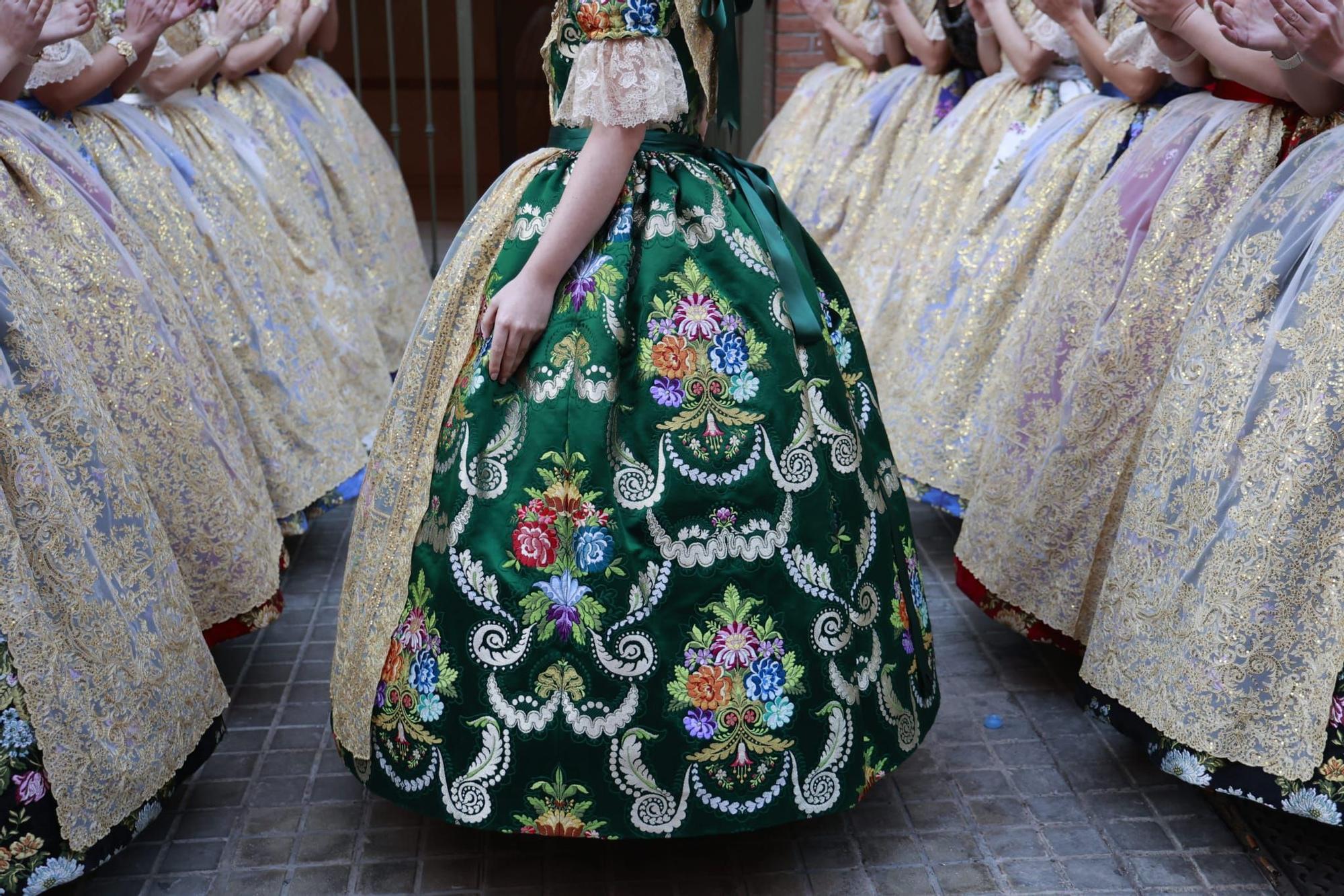 Espolín de la Fallera Mayor de València | Carmen Martín escoge el color verde primavera