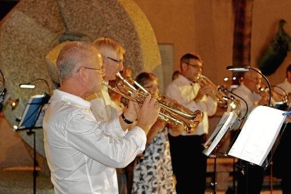 Anlässlich des Tages der Deutschen Einheit hat das Konsulat der Bundesrepublik Deutschland auf Mallorca am Freitag (13.10.) Vertreter der Insel-Gesellschaft begrüßt. Ehrengast der Veranstaltung im Pal