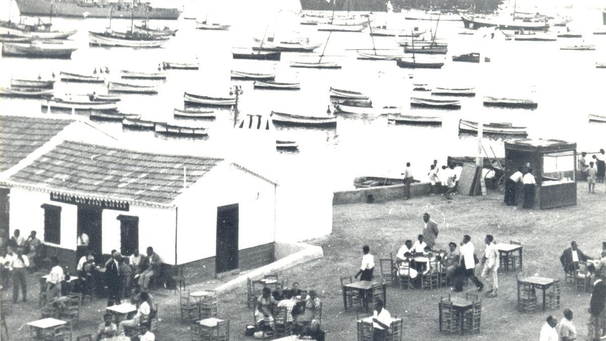 El Muelle Mínguez y el bar La Marina, en los años 40 del pasado siglo