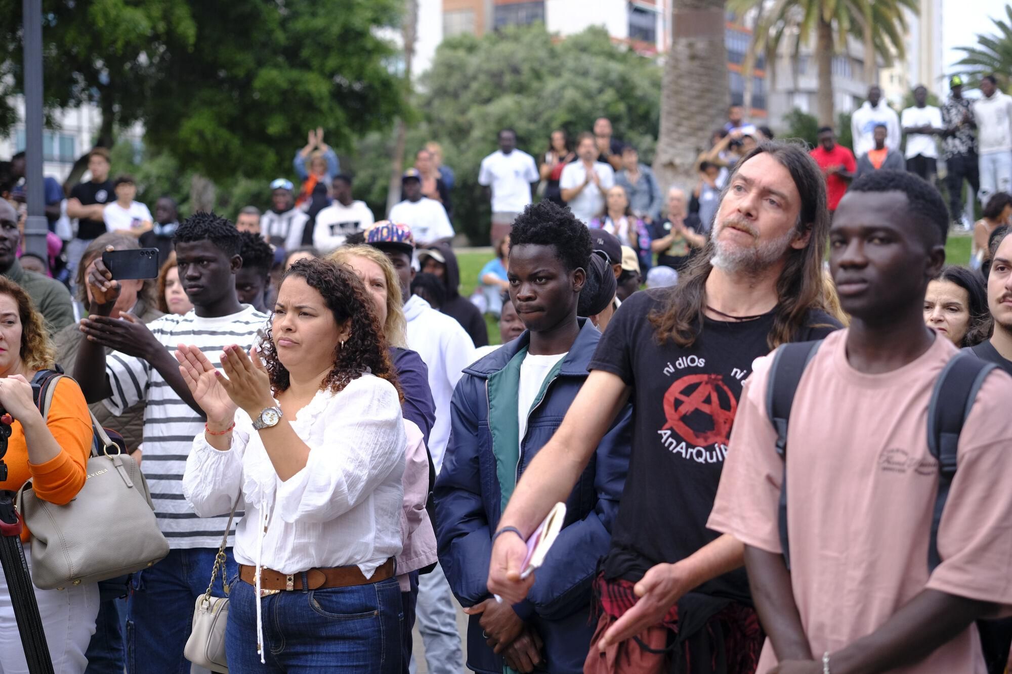 Concentración por la muerte de Abdoulie Bah en la plaza de La Feria