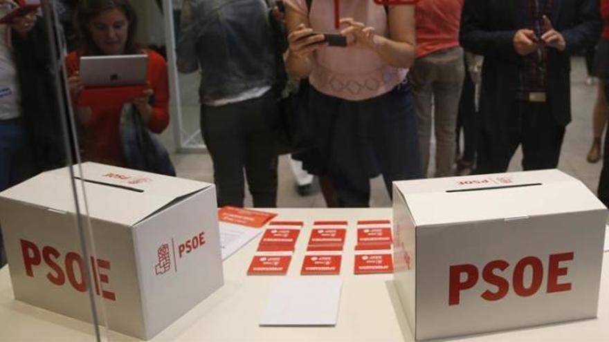 El PSOE comienza a colocar las urnas de sus primarias