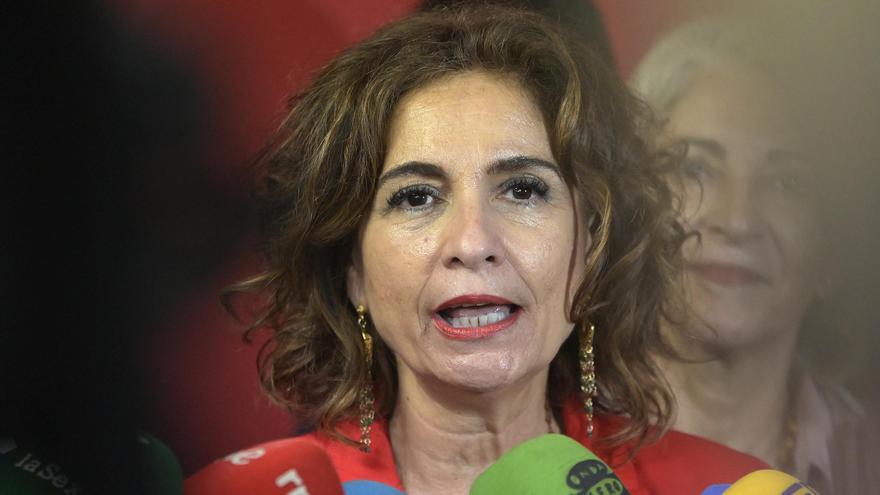 Montero pide “liderazgos transversales” en el PSOE mientras carga contra Page: “Es incomprensible”