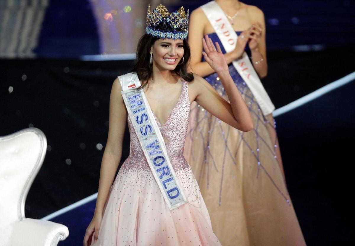 Stephanie del Valle, saluda como nueva reina de la belleza