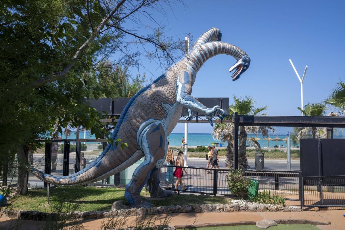 Los últimos hoyos del Dino Golf