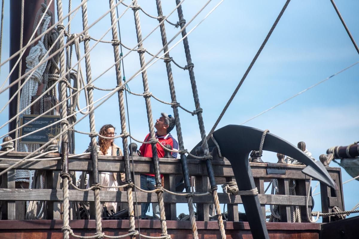 El galeón Andalucía recibe visitas hasta el domingo en el muelle de Calvo Sotelo