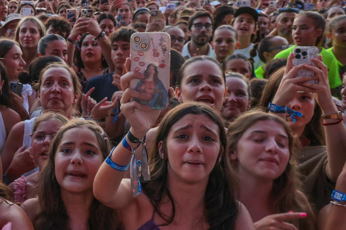 Iván Ferreiro, Emilia, Love of Lesbian, Molotow y Alcalá Norte en la segunda jornada del PortAmérica 2025