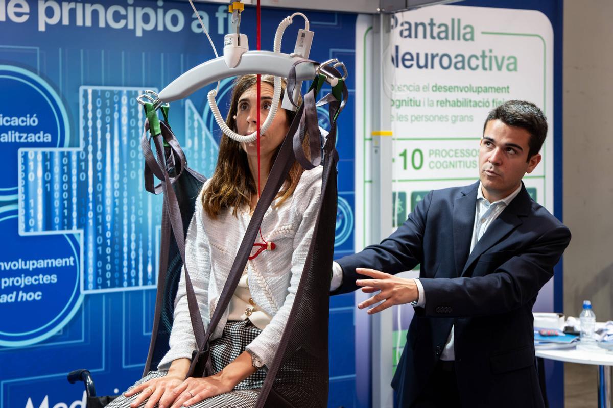 Grúa móvil expuesta en la FiraGran d'Hospitalet