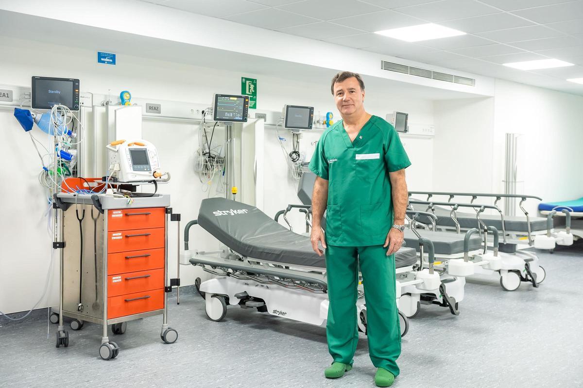 Dr. Brotons im Aufwachbereich, der auf den Komfort der Patienten ausgerichtet ist.