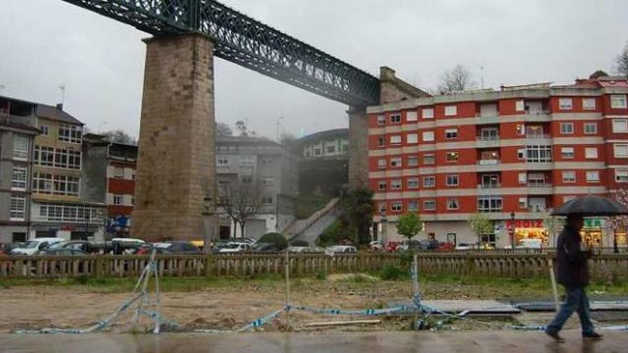 Estado que presenta la parcela en la que se ubicaba el edificio de Fenosa. // FdV