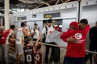 Casademont Zaragoza organiza un vuelo chárter para los partidos de sus dos secciones en Galicia