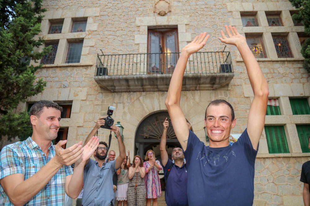 Artà homenajea al ciclista Enric Mas