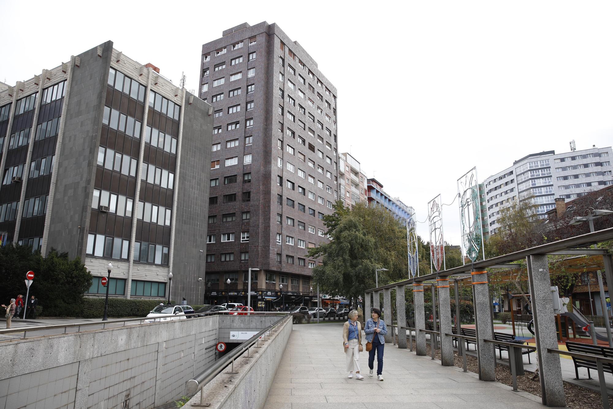 Edificio de la plaza Europa de Mariano Marín.