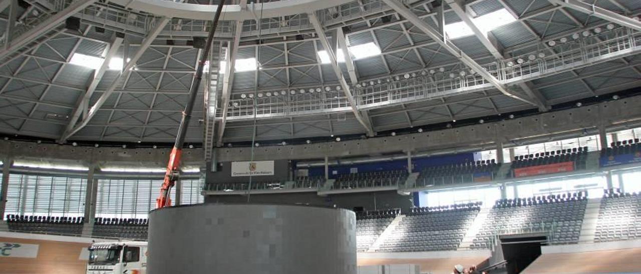 Vista interior del velódromo del Palma Arena cuando estaba en construcción.