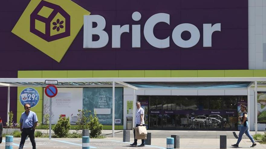 El Corte Inglés cierra el centro de Bricor y reubica a sus 24 empleados -  El Periódico Extremadura