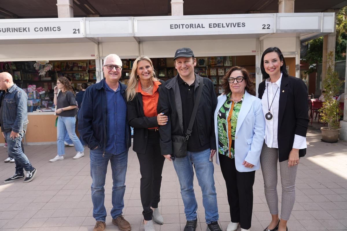 Julio César Cano (izquierda), en la inauguración de la Fira del Llibre de Castelló.
