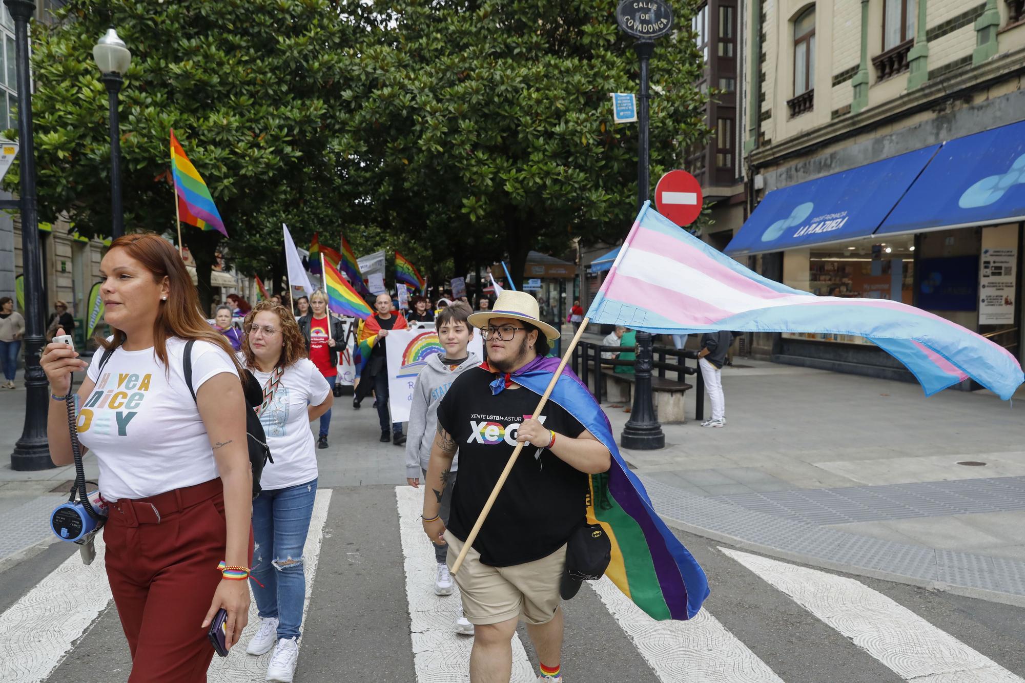 En imágenes: así fue la manifestación del orgullo LGTB en Gijón