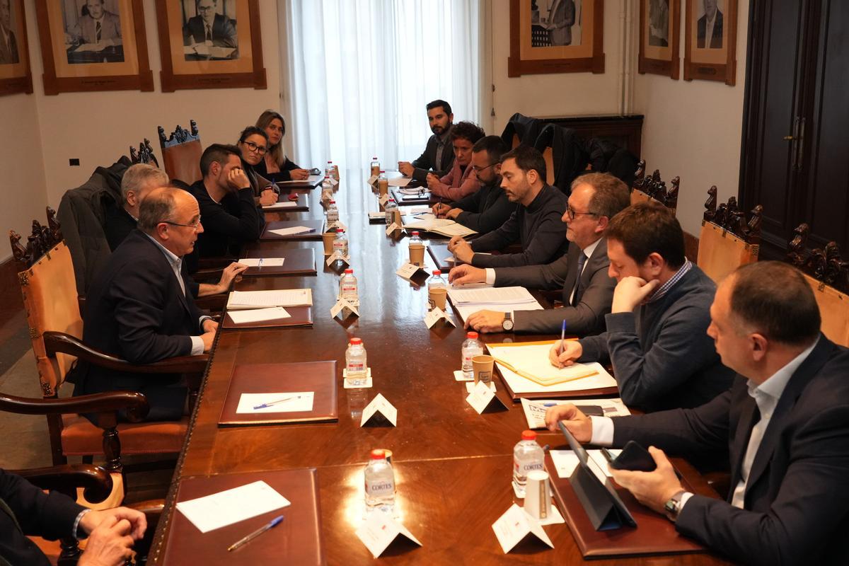 Reunión de la mesa de seguimiento de Salvem la ceràmica.