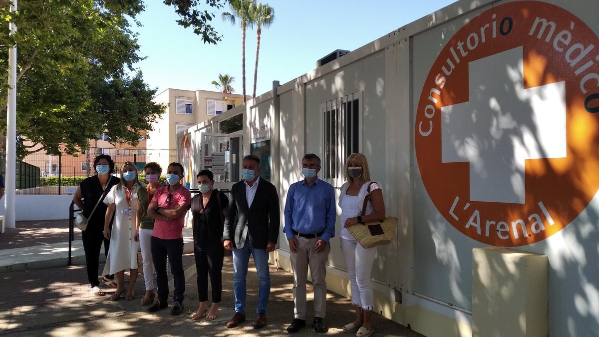 El centro médico auxiliar de la playa del Arenal de Xàbia empezó ayer a funcionar