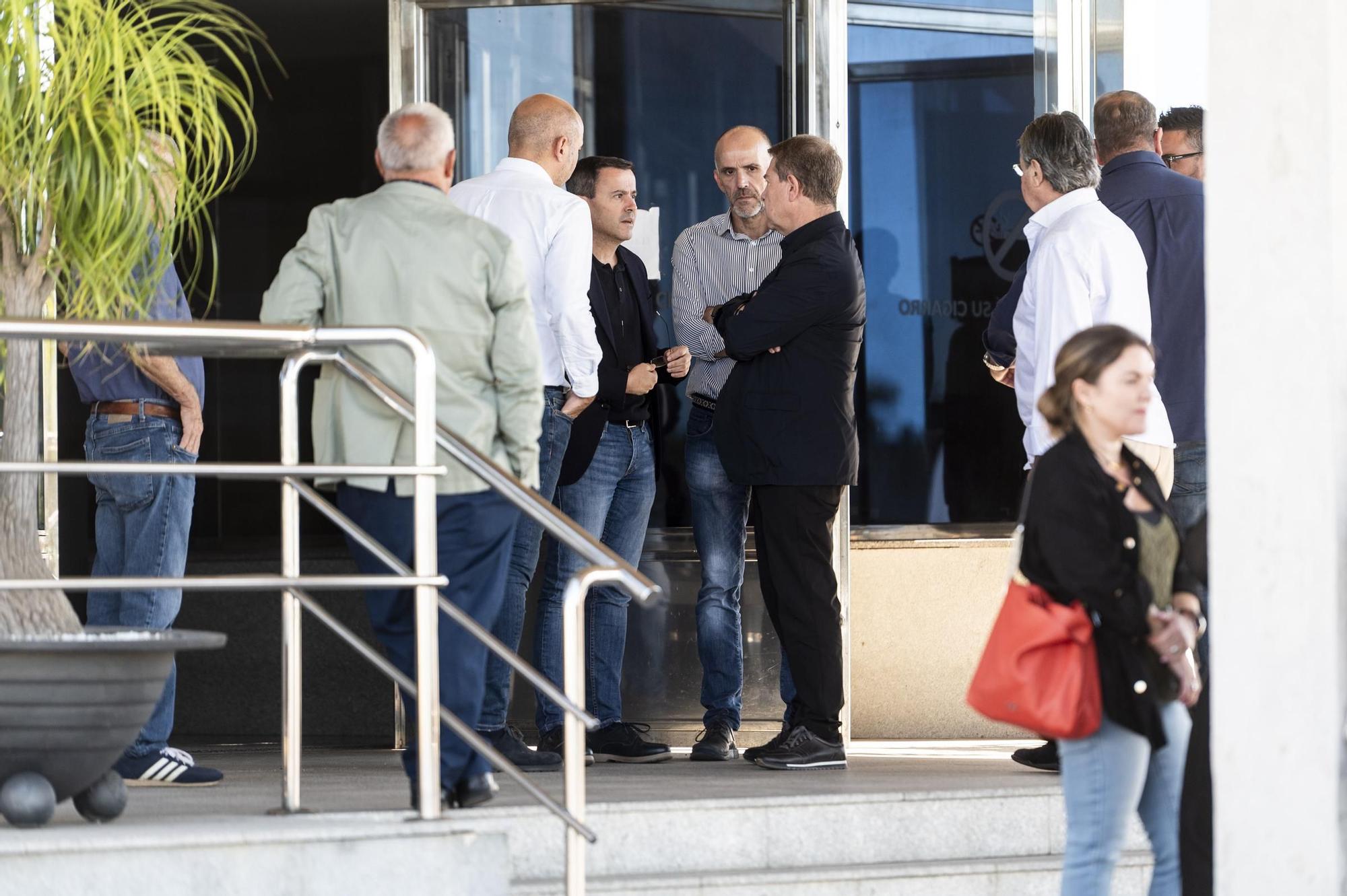 Fotogalería | Compañeros y allegados despiden a Fernández Vara