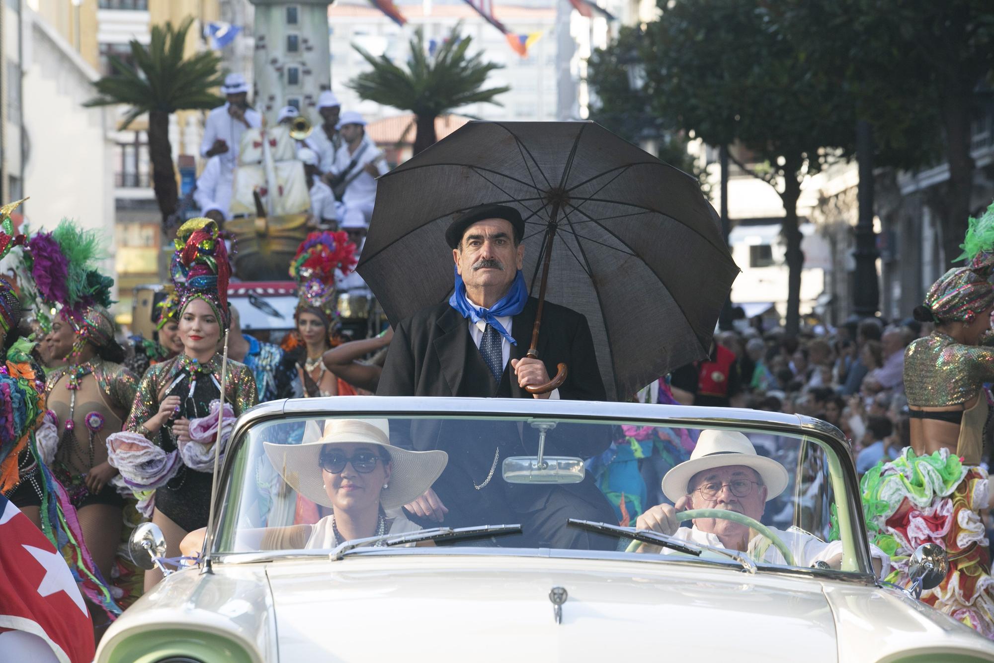 En Imágenes: El Desfile del Día de América llena las calles de Oviedo en una tarde veraniega