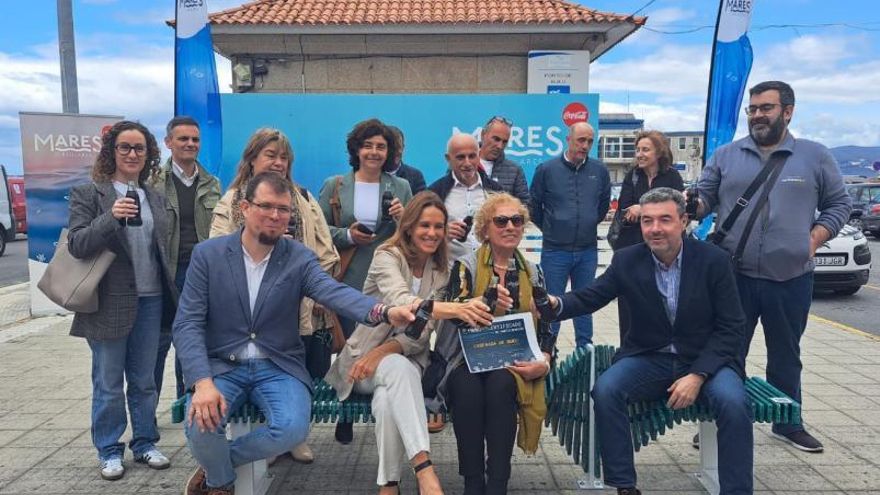 El banco está en el entorno de la plaza y Casa do Mar de Bueu.