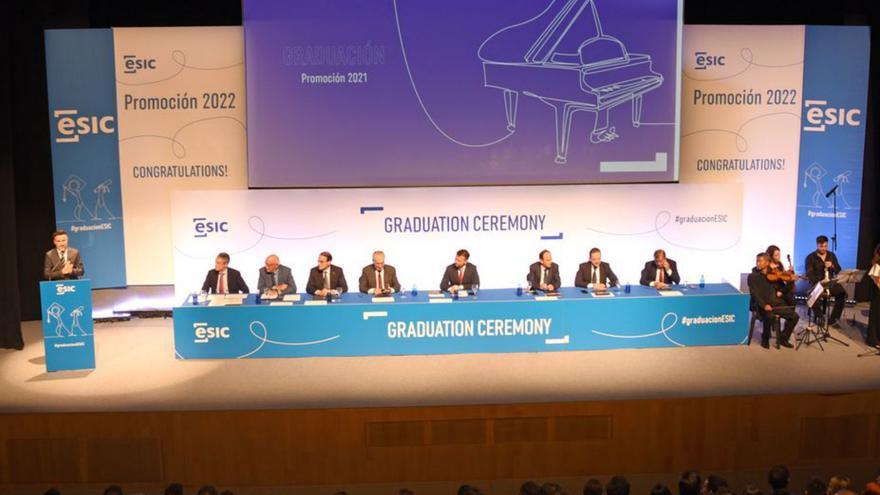 Momento de la graduación de la promoción 2022 de ESIC. | LA OPINIÓN