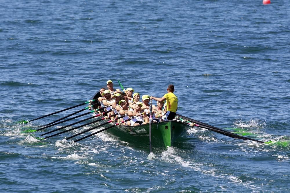 El equipo local se hace con la victoria en la Bandera Concello de Vigo. Ares y Puebla acechan el liderato de Samertolaméu en un día de locos con viento cambiante.