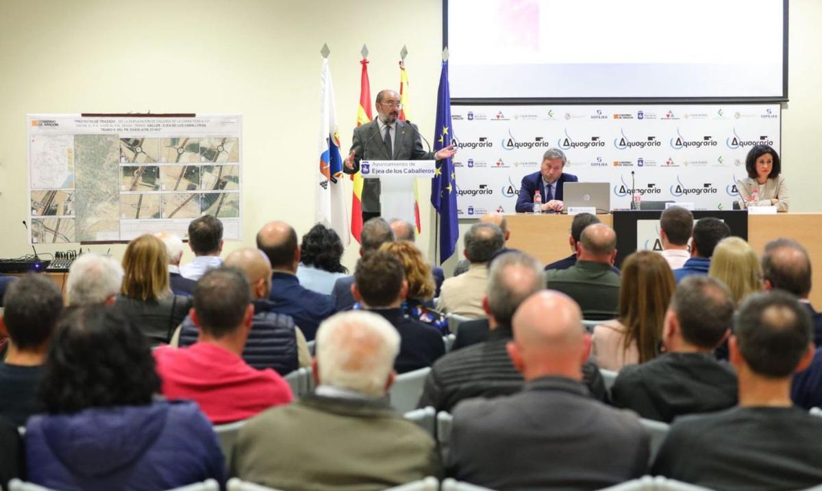 El presidente de Aragón, Javier Lambán, durante la presentación del proyecto de desdoblamiento. | SERVICIO ESPECIAL