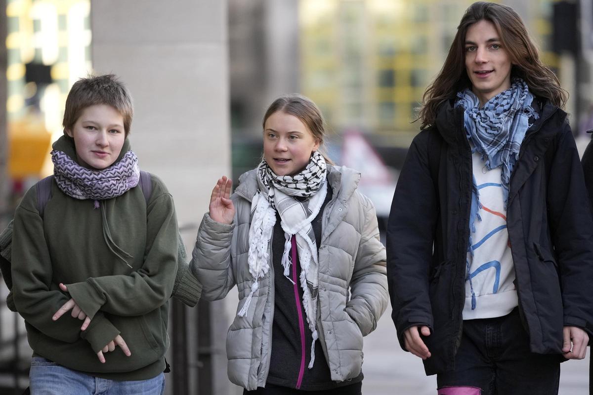 Greta Thunberg llega a su juicio en Londres