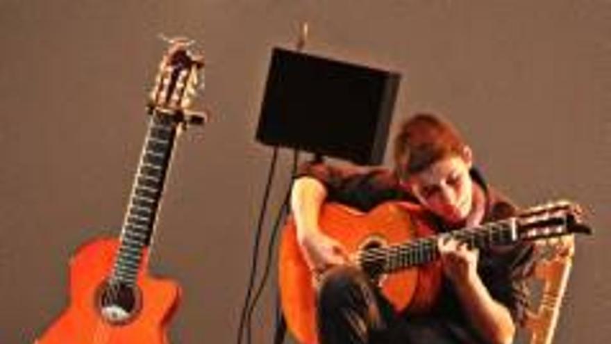 Amós Lora inaugura el XVII Festival Internacional de Guitarra José Tomás en Petrer