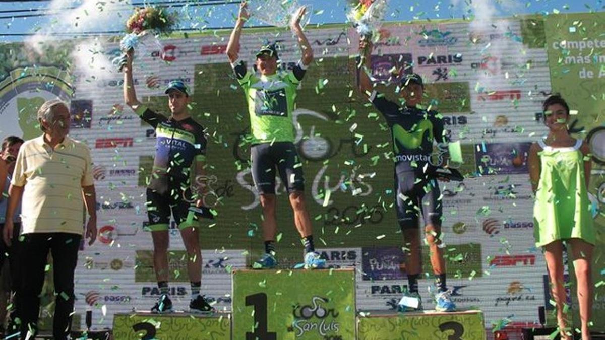 Podio final del Tour de San Luis, con los hermanos Quintana y Eduardo Sepúlveda