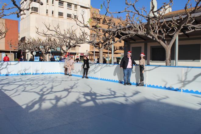 Vídeo | El alcalde de Nules, sin complejos: su indescriptible estilo en la pista de hielo