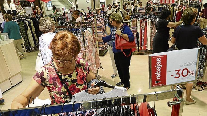 Las ventas en rebajas suben pero no se cumplen las expectativas