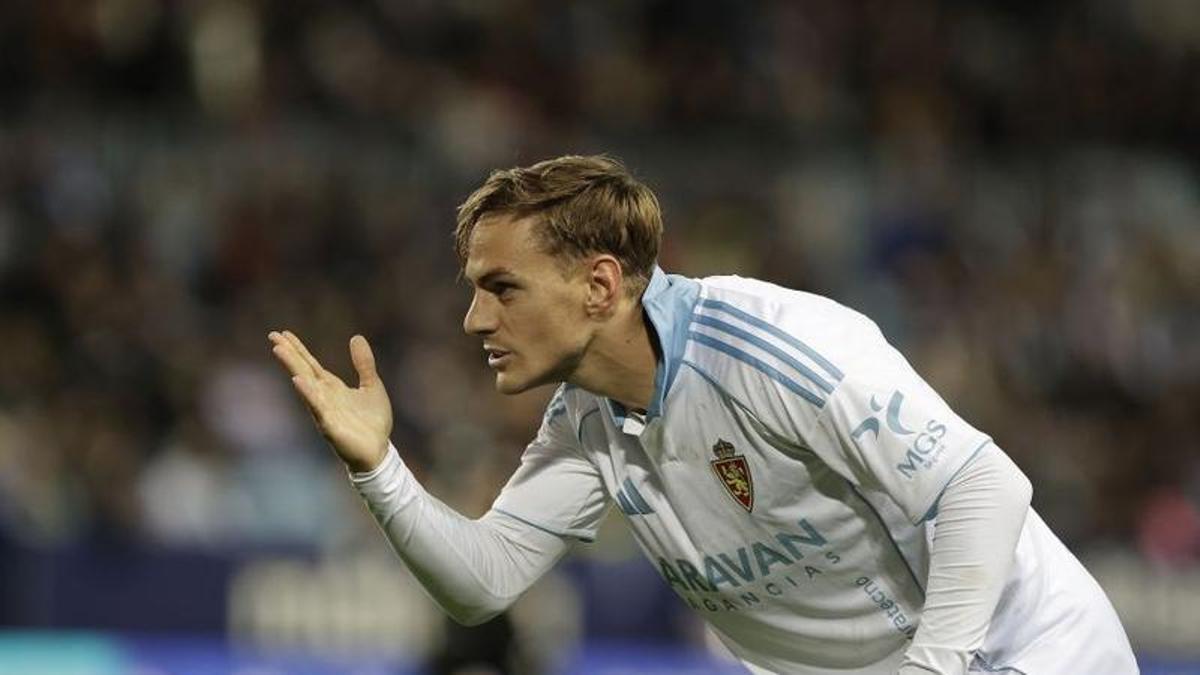 Dani Gómez celebra un gol con el Real Zaragoza esta temporada.