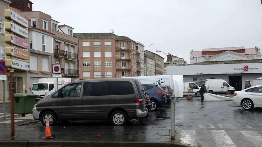 Ninguno de los indicadores próximos a la plaza hacen alusión al mercado de abastos. // Noé Parga