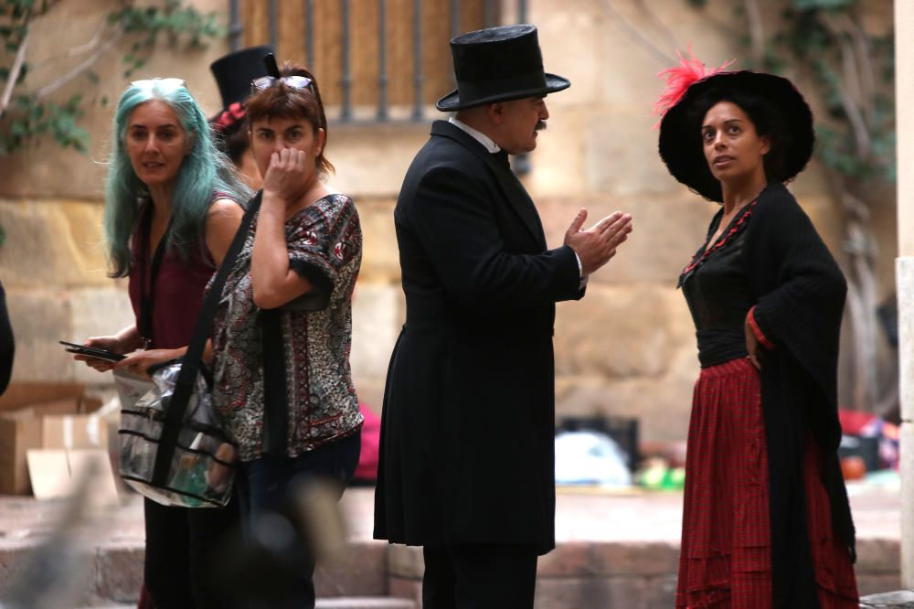 El equipo de la serie en la que Banderas encarna al pintor zanja este jueves sus sesiones malagueñas en la céntrica plaza de San Agustín