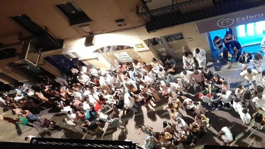 Vecinos del centro de Plasencia piden que se prohíba en horario nocturno cantar y gritar