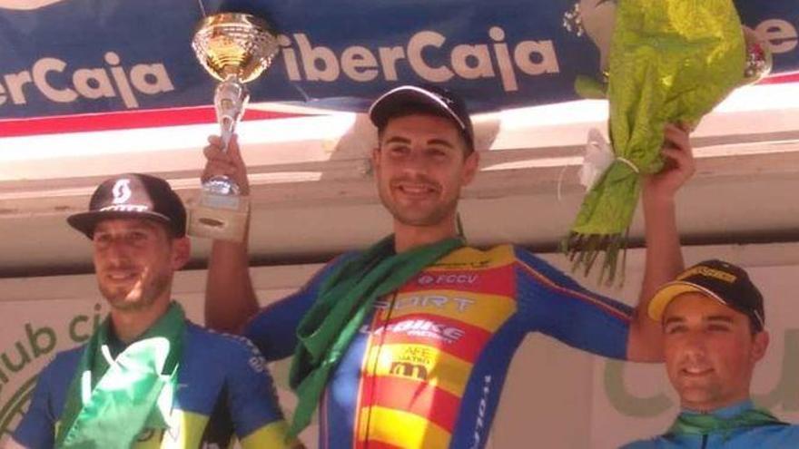 Sebastián Mora vence con claridad el Gran Premio San Lorenzo de Huesca