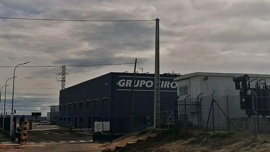 Acceso principal a las instalaciones de la fábrica del grupo Siro en la ciudad de Toro