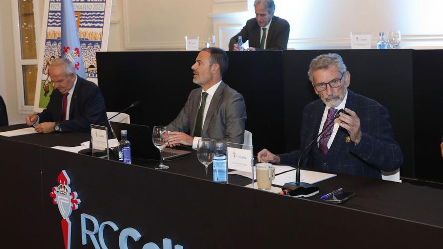 Carlos Mouriño, Pedro Posada (izquierda) y Fernando Rodilla (arriba), en la última junta de accionistas del Celta. |  // JOSÉ LORES