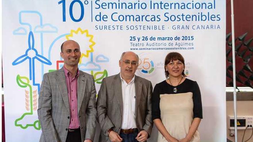 Juan José Gil, Antonio Morales y Dunia González, en la presentación del X Seminario de Comarcas Sostenibles.