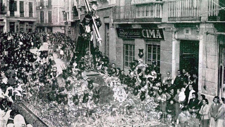 Jesús Nazareno El Rico en Carretería (c. 1959), publicada en La Saeta de 1960.