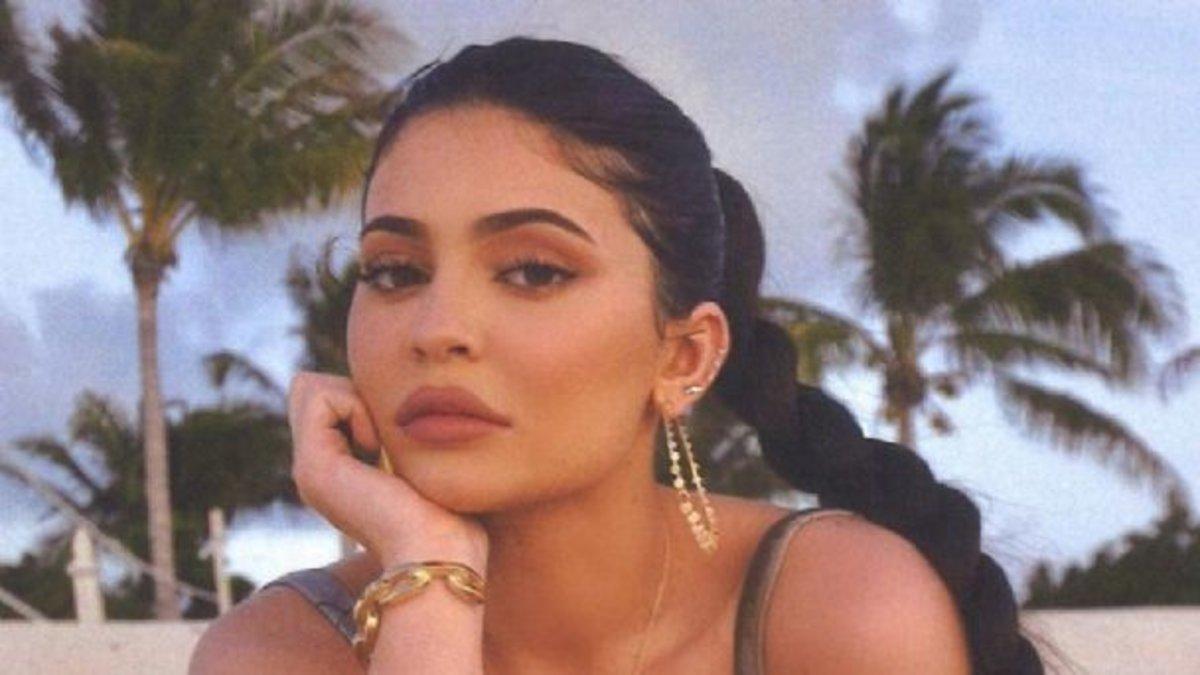 Kylie Jenner, más atrevida que nunca, posa sin ropa interior